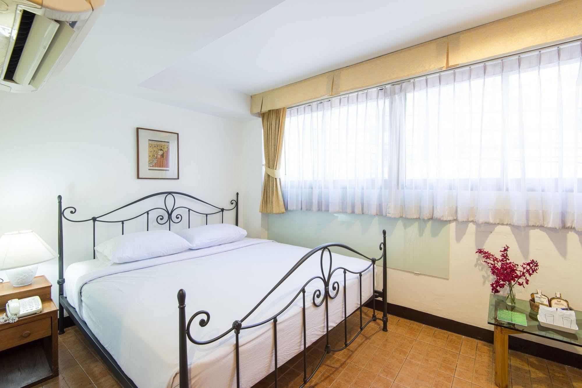 The Best Bangkok House Екстер'єр фото